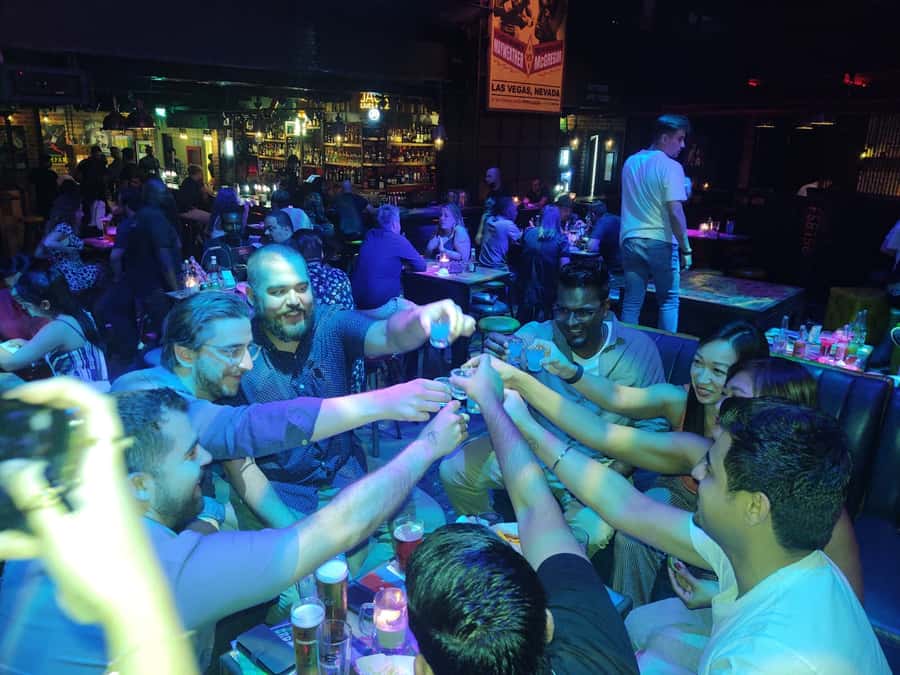 Dubai: Pub Crawl Nightlife Tour - Who will enjoy this pub crawl most?