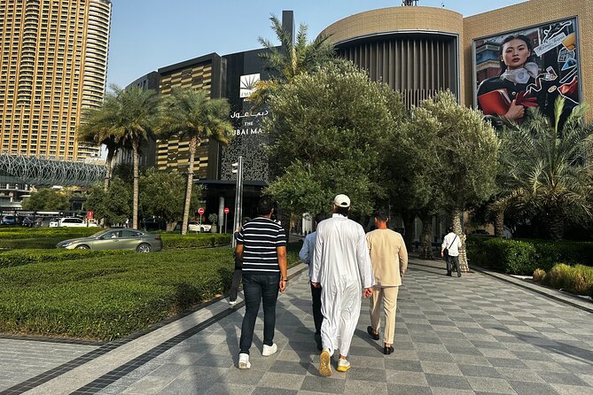 Dubai Secret Food Tours with Access to Burj Khalifa bar - The Dubai Aquarium and Underwater Zoo stop