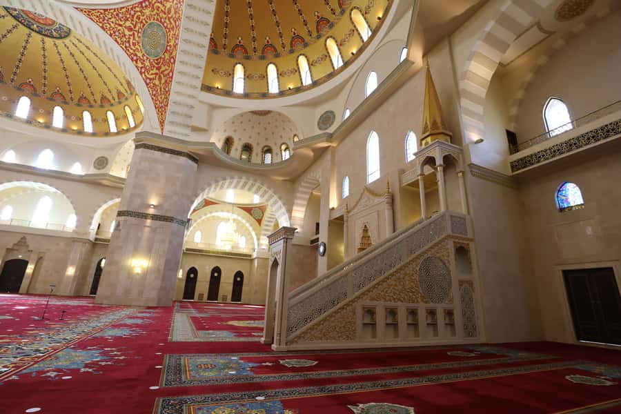 Dubai: Sheikh Zayed Mosque, Fujairah and Khorfakkan Tour - A guide can shape the whole day