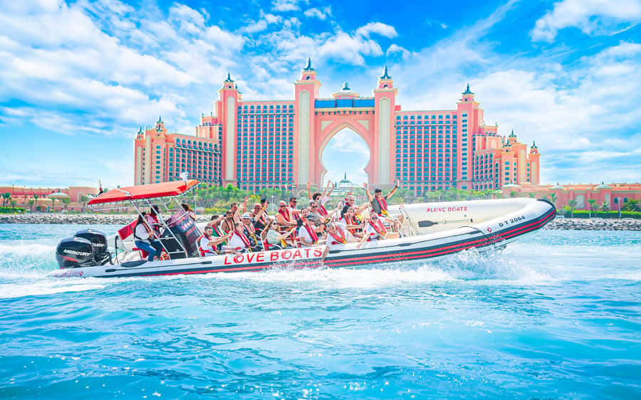 Dubai: Sightseeing Speedboat Tour with Live Tour Guide - Key points at a glance