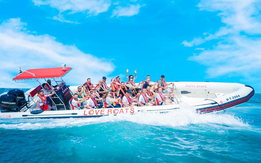 Dubai: Sightseeing Speedboat Tour with Live Tour Guide - Why Dubai looks better from a RIB boat