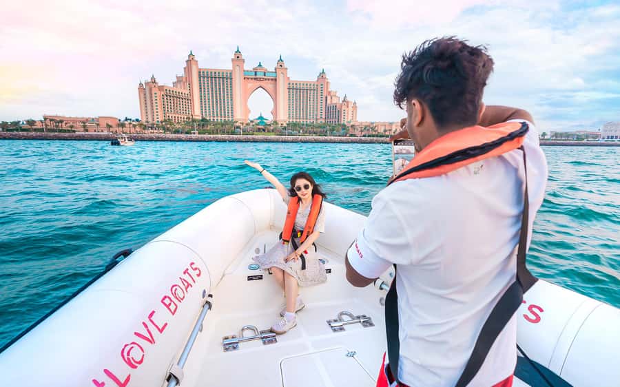 Dubai: Sightseeing Speedboat Tour with Live Tour Guide - Burj Al Arab from sea level