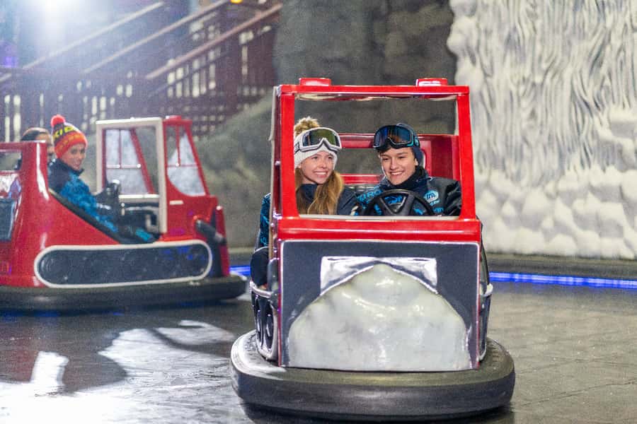 Dubai: Ski Dubai Snow Plus Pass - Trading Dubai heat for indoor snow