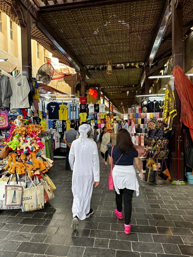 Dubai Stopover Tour & Transit Tours - Meeting your guide at the airport