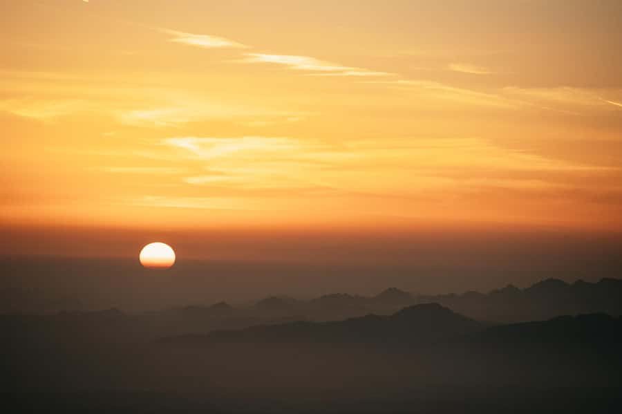 Dubai: Sunrise Balloon Flight with Camel Ride & Breakfast - The morning begins long before sunrise