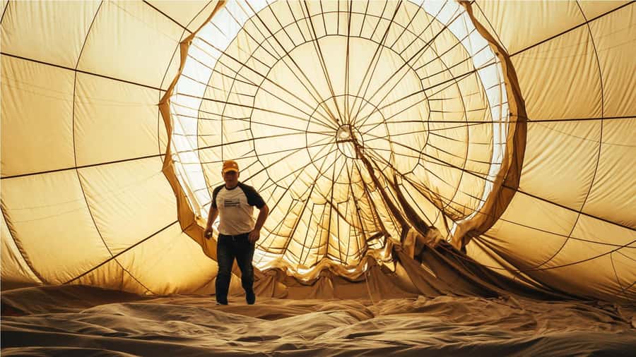 Dubai: Sunrise Hot Air Balloon Tour with E-Certificate - What the $272 price really covers