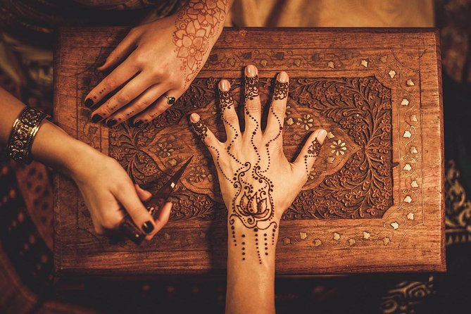 Dubai Sunset Camel Trekking with Shows & BBQ Dinner - Fire, folk dance, and the evening program