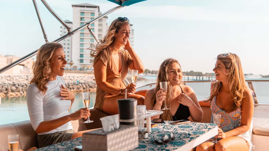 Dubai: Sunset & Night Cruise with Bites and Drinks - Meeting at Dubai Harbour without losing time