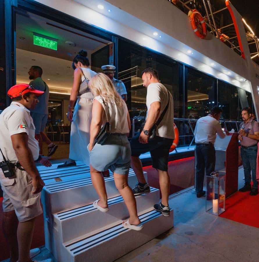 Dubai: Sunset or Dinner Cruise with Live Music & Open Bar - How good is the value at $51?