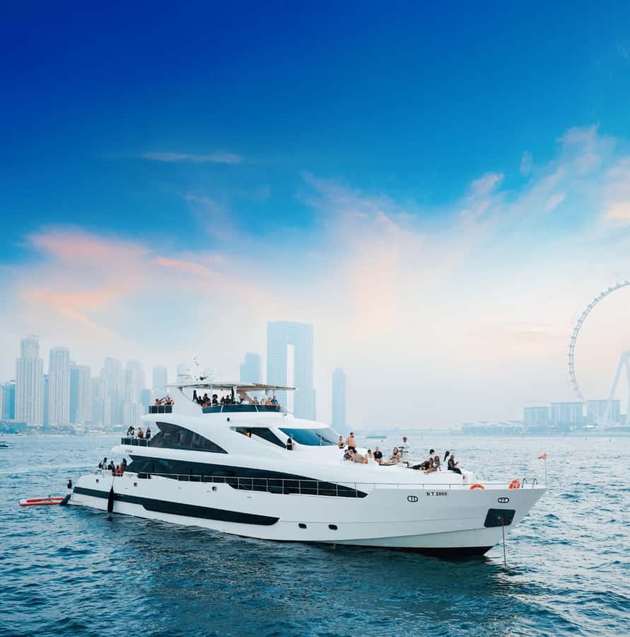 Dubai: Superyacht Experience with Live Music & Drinks - A red-carpet welcome at Dubai Harbour