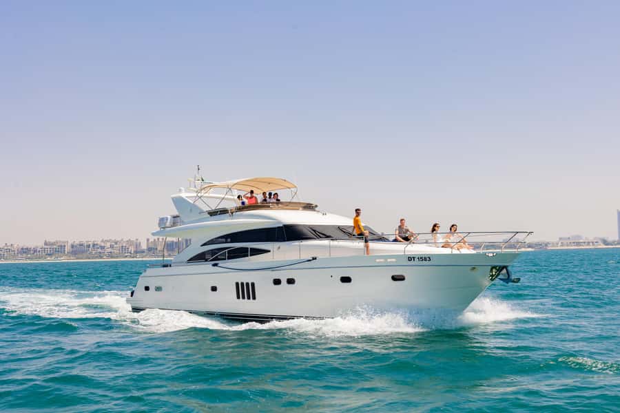 Dubai: The Luxury Yacht Tour with Live BBQ Option - BBQ food and drinks on the longer cruises