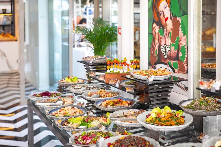Dubai: The Palm Saturday Brunch with Unlimited Food & Drinks - Picking the right unlimited drinks package