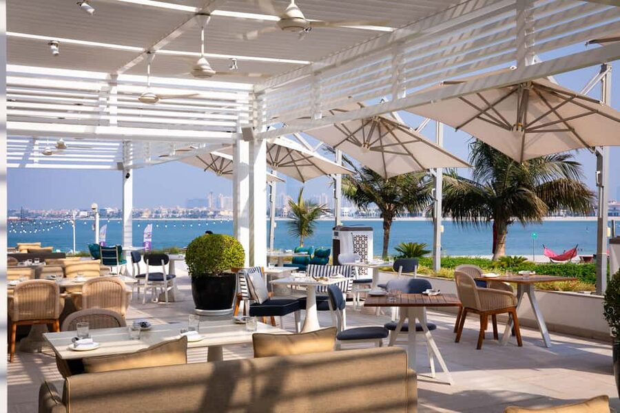 Dubai: The Palm Saturday Brunch with Unlimited Food & Drinks - Entertainment is the one area to approach carefully