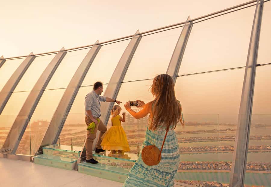 Dubai: The View At The Palm Ticket & 1.5 Afternoon Yacht - Boarding the 1.5-hour afternoon yacht