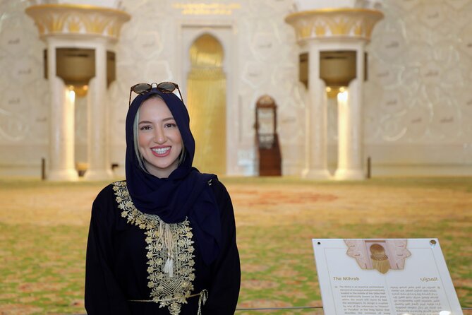 Dubai to Abu Dhabi Day Trip: Grand Mosque, Palace & Etihad Towers - Etihad Towers and the Corniche views