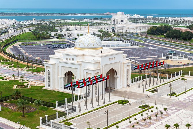 Dubai to Abu Dhabi Day Trip: Grand Mosque, Palace & Etihad Towers - Timing, group size, and comfort