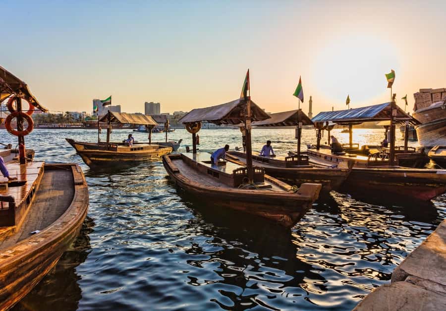 Dubai: Top City Attractions Photo Stop Tour - Jumeirah Mosque and the modern city