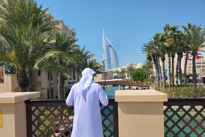 Dubai Top Ten Must-see Sights with Burj Khalifa and Transfers - The Dubai Frame in a Fifteen-Minute Stop