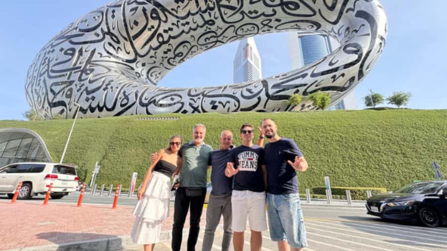 Dubai: Traditional and Modern Tour with Burj Khalifa Ticket - Starting with Al Fahidi and Bastakiya