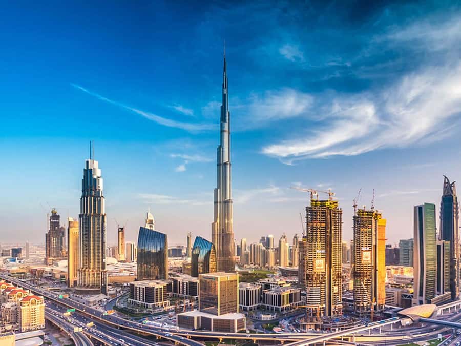 Dubai: Traditional and Modern Tour with Burj Khalifa Ticket - Jumeirah Mosque, beach, and Burj Al Arab