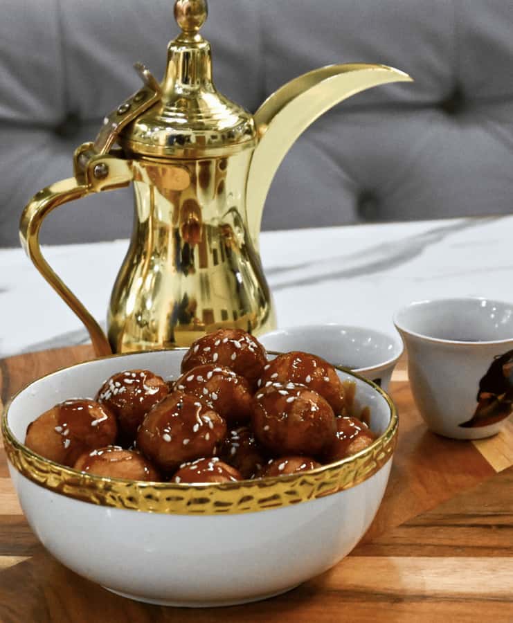 Dubai: Traditional Emirati Breakfast Experience - The live cooking is the most interactive part