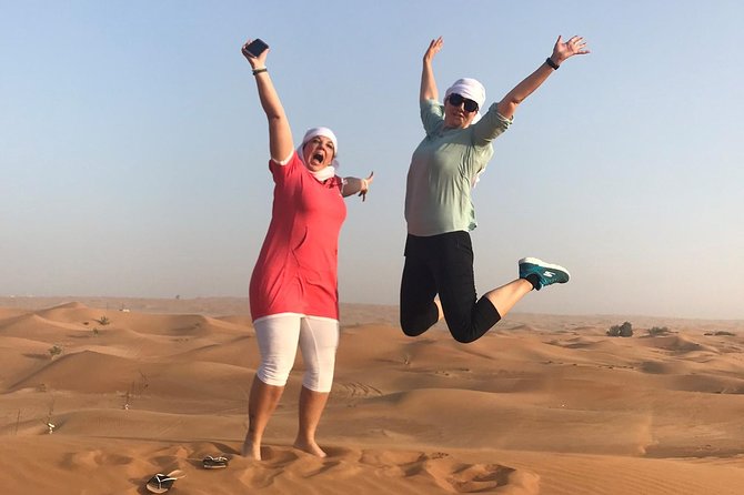 Dubai: Unique SUNSET 4WD Red Dunes Safari - The 45-minute 4WD ride over the red dunes