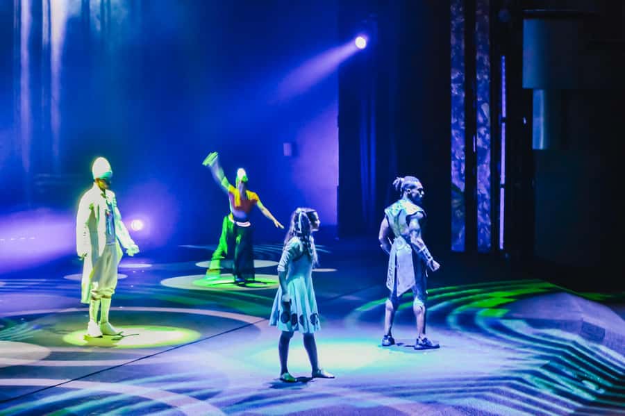 Dubai: Water Canal Cruise and La Perle Show with Dinner - Key points to know before booking