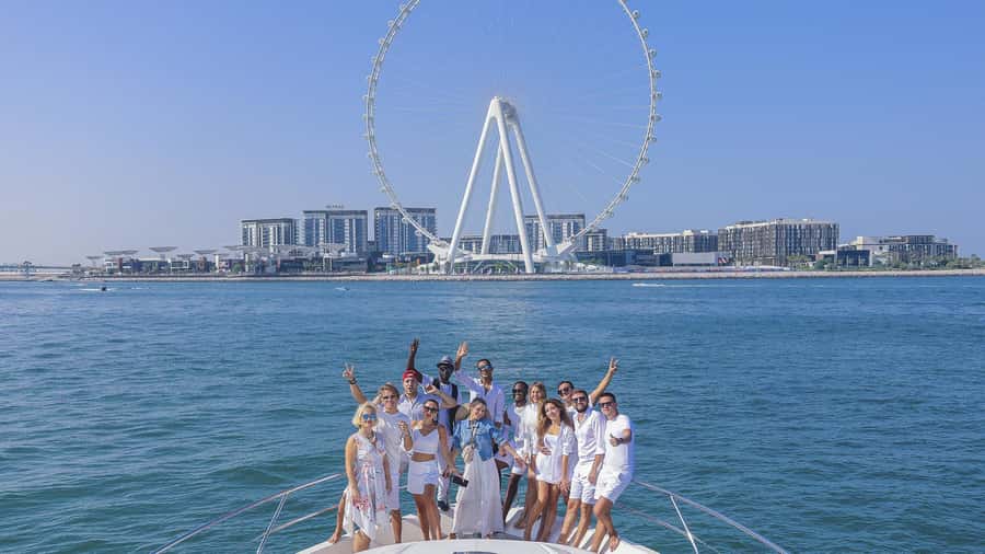 Dubai Waves & Dunes: Luxury Yacht Cruise w/ Red Dunes Safari - Changing from desert adventure to yacht comfort