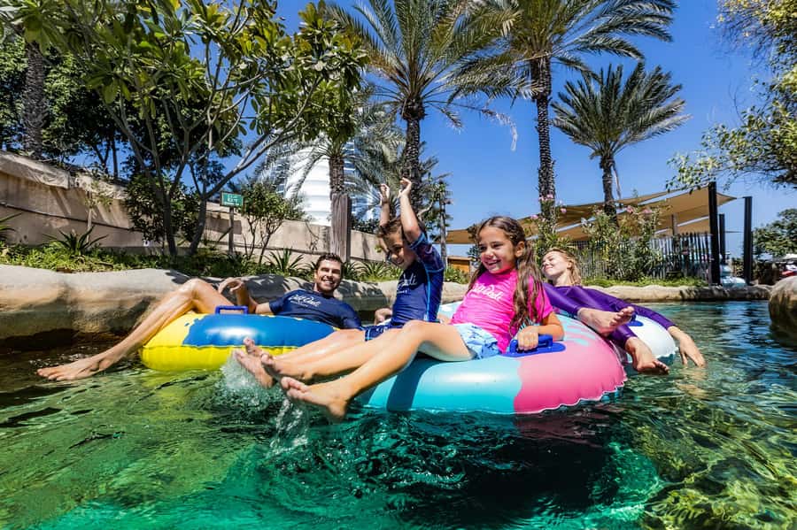 Dubai: Wild Wadi Waterpark Entrance Ticket - Food, lockers, towels, and the real price