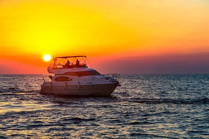 Dubai Yacht Rental - Book 58 ft Private Yacht up to 28 persons - What a private Etosha cruise feels like