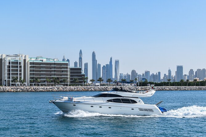 Dubai Yacht Rental - Book 58 ft Private Yacht up to 28 persons - Why the yacht layout matters for a group of 28