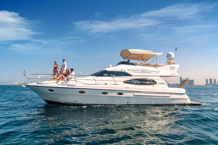 Dubai Yacht Tour - Boat Trip upto 12 guests Private event - What the $157 private price really buys