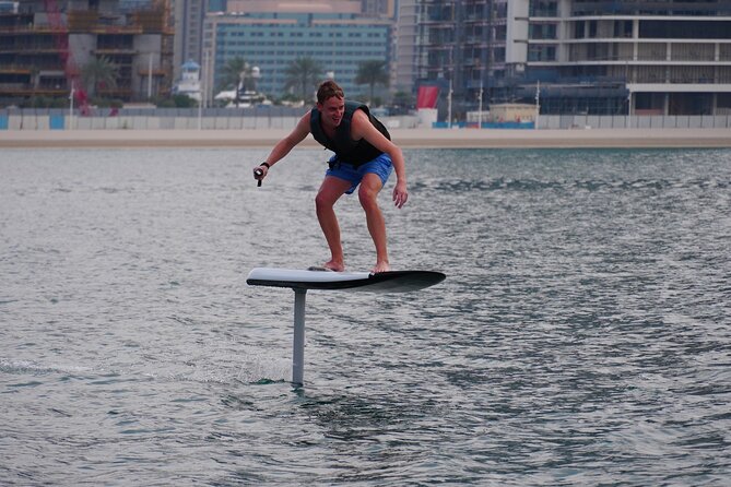 E-Foil in Palm Jumeirah - Why the instructor matters for a first attempt