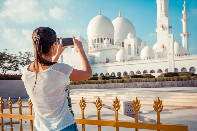 Exclusive Abu Dhabi tour, without Ferrari World - Heritage Village adds a look at old Abu Dhabi
