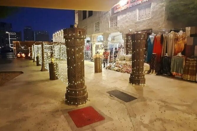 Explore Old Dubai Al fahidi District Museums Markets Abra - Spices, aromas, and advice in the Spice Souk