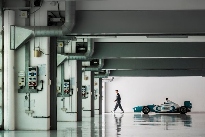 Formula Yas 3000 Driving Experience _ Full - Who can drive, and who should skip it
