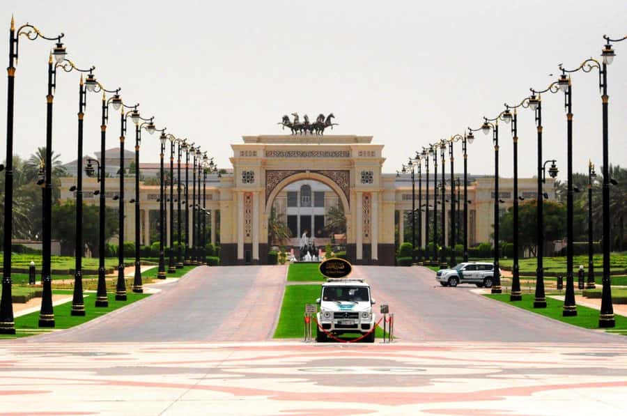 From Abu Dhabi: Explore Dubai with Optional Lunch - Dubai Mall and the Burj Khalifa moment