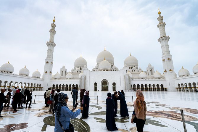 From Abu Dhabi: Grand Mosque, Qasr Al Watan Palace & Etihad Tower - Sheikh Zayed Grand Mosque: the main event