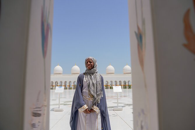 From Dubai: Abu Dhabi Full-Day Trip with Louvre & Grand Mosque - The guide makes a real difference