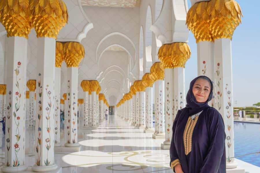 From Dubai: Abu Dhabi Grand Mosque & Louvre Museum Full-Day - Sheikh Zayed Grand Mosque: marble, light, and careful dress