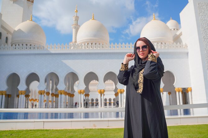 From Dubai: Abu Dhabi Sheikh Zayed Grand Mosque Guided Tour - Why Sheikh Zayed Grand Mosque deserves the trip from Dubai
