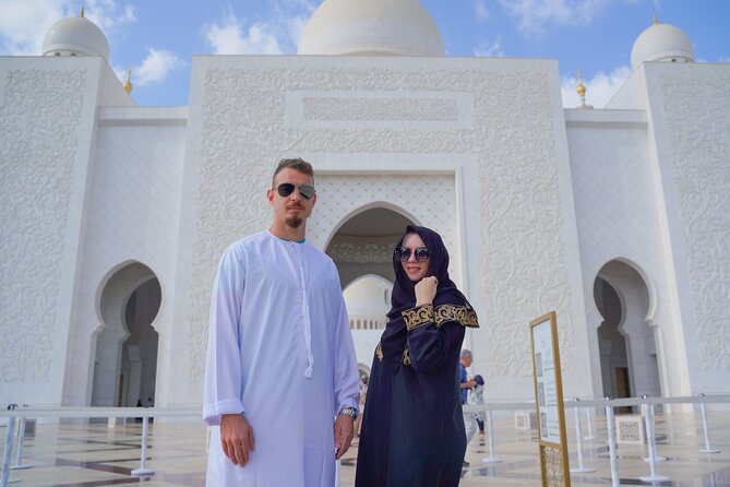 From Dubai: Abu Dhabi Sheikh Zayed Grand Mosque Guided Tour - The 90-minute ride from Dubai to Abu Dhabi