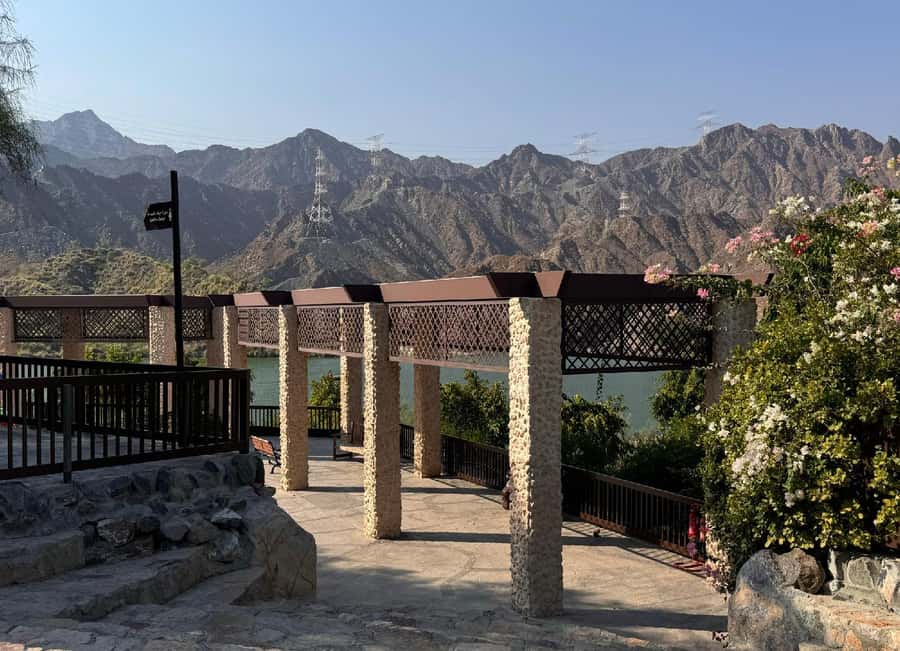 From Dubai: Fujairah City Tour - Rabi Tower adds a short walk and a wide view