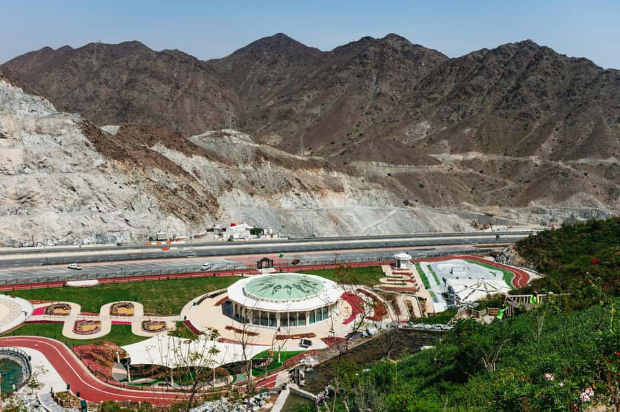 From Dubai: Fujairah East Coast Tour - Al Rafisah Dam and the mountain road