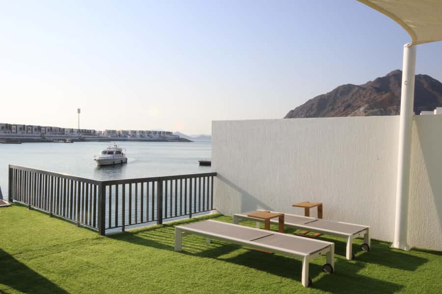 From Dubai: Fujairah Snorkeling with Turtles, Transfer & BBQ - Al Bidya Mosque adds a brief cultural stop