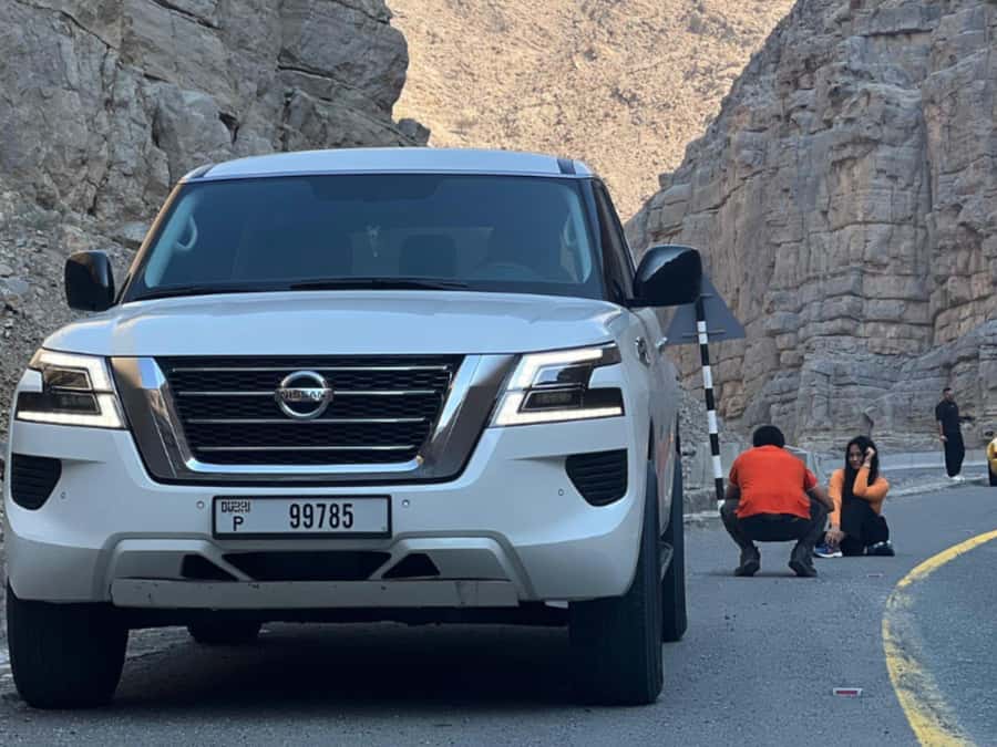 From Dubai: Jabel Jais High Mountain Tour with Transfers - From Dubai streets to Jebel Jais rock