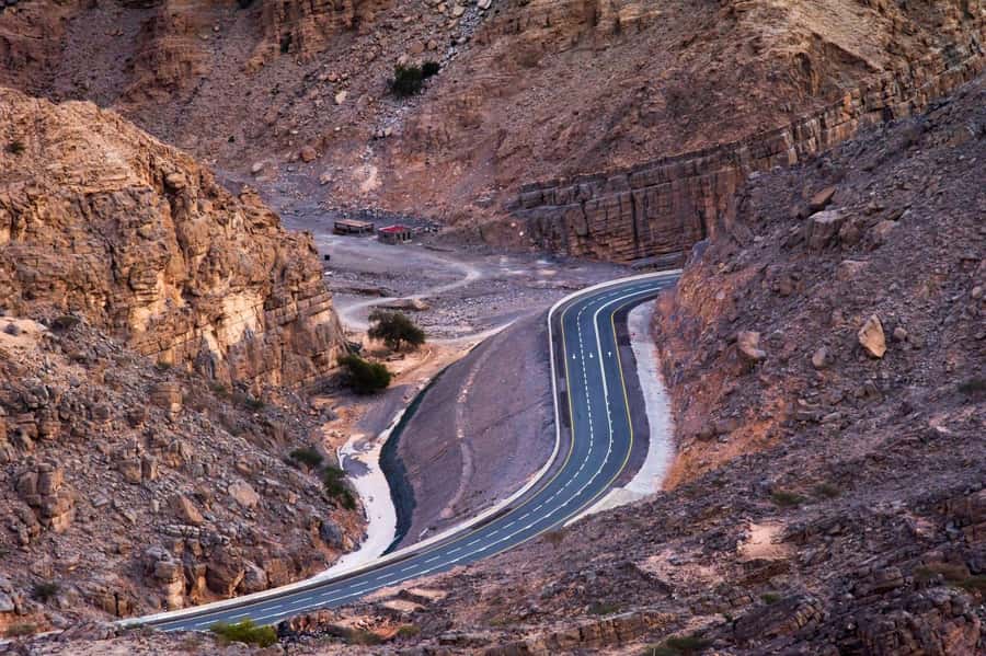 From Dubai: Jabel Jais High Mountain Tour with Transfers - What you see at the mountain summit