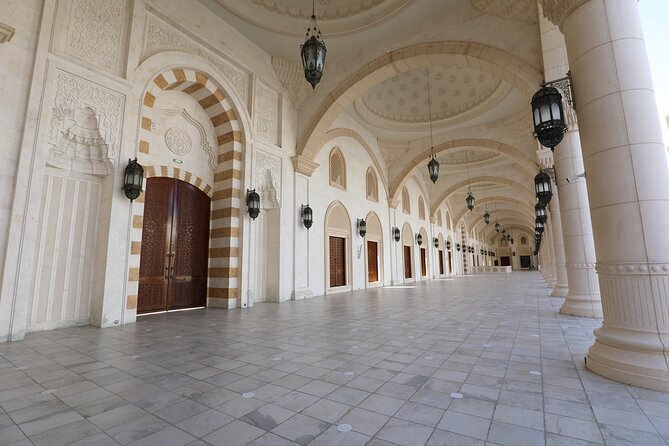 From Dubai to Fujairah: Full Day Tour with Sheikh Zayed Grand Mosque - Guides, driving, and the feel of the day