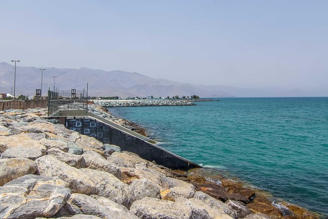 Fujairah Private day trip from Dubai with Lunch - Al Badiyah Mosque and the oldest religious site