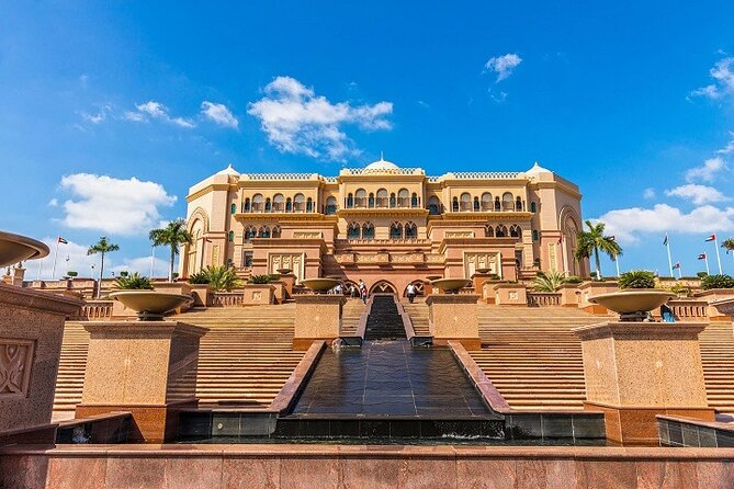 Full-Day Abu Dhabi City Guided Tour from Dubai - A quick stop at the dates market